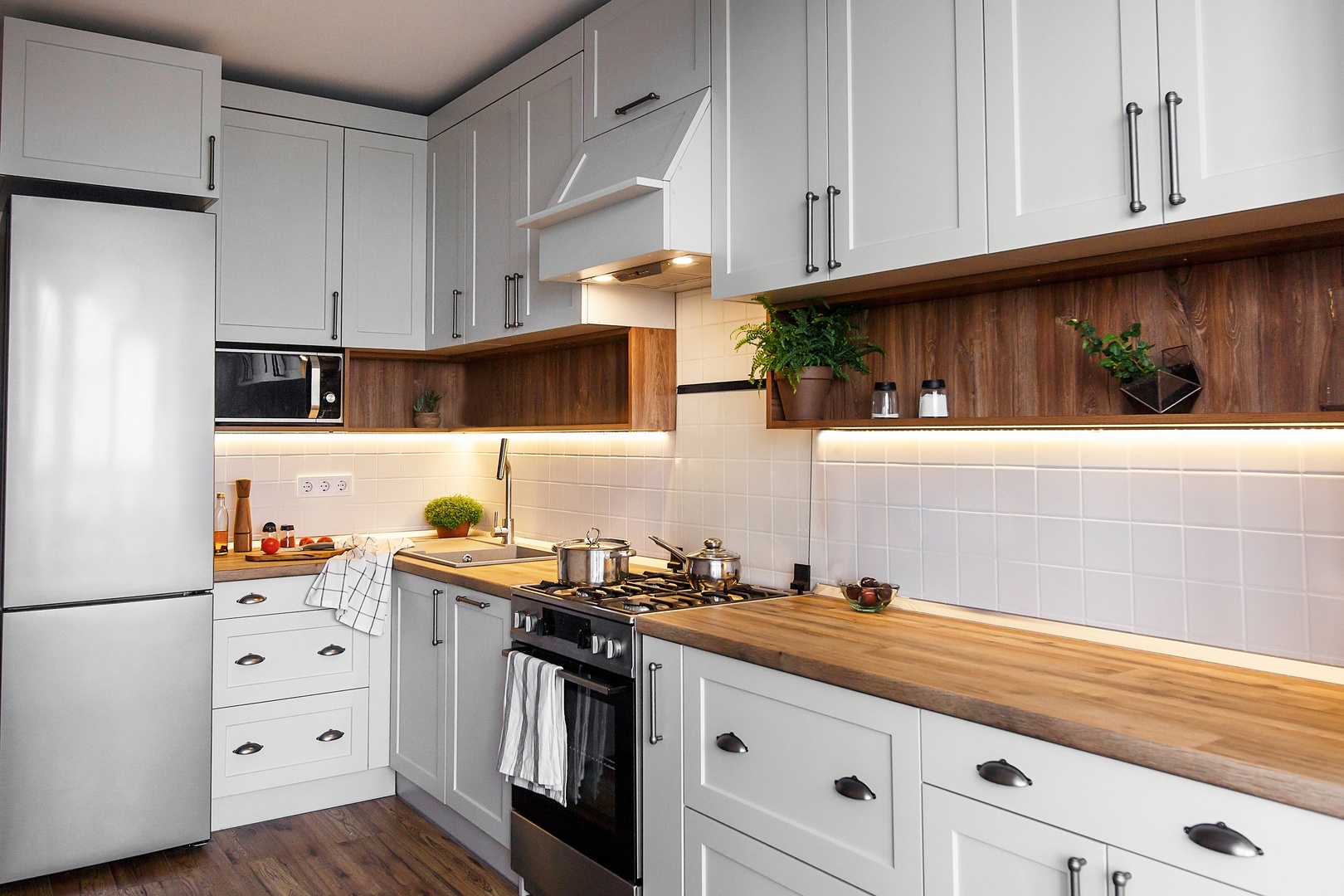 Signs It’s Time to Replace Your Kitchen Cabinets